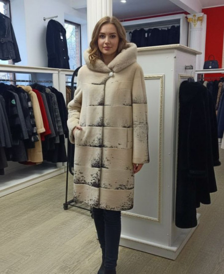 Шуба из меха нутрии, стр., цвет Сливки.